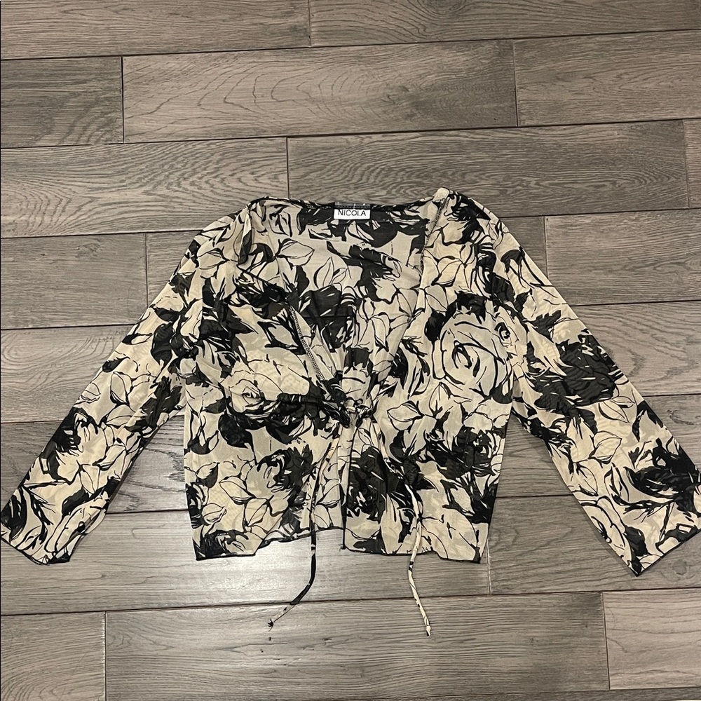 NICOLA Black and Cream Patterned Fabric Mesh Blouse (Tie at front)